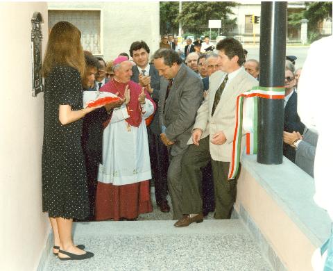 1989: in occasione del 30° anniversario dalla fondazione viene inaugurata la nuova sede. Nella foto si riconoscono il vescovo di Crema mons. Libero Tresoldi, il sindaco di Crema Augusto Galli e il presidente nazionale di Confartigianato Spallanzani